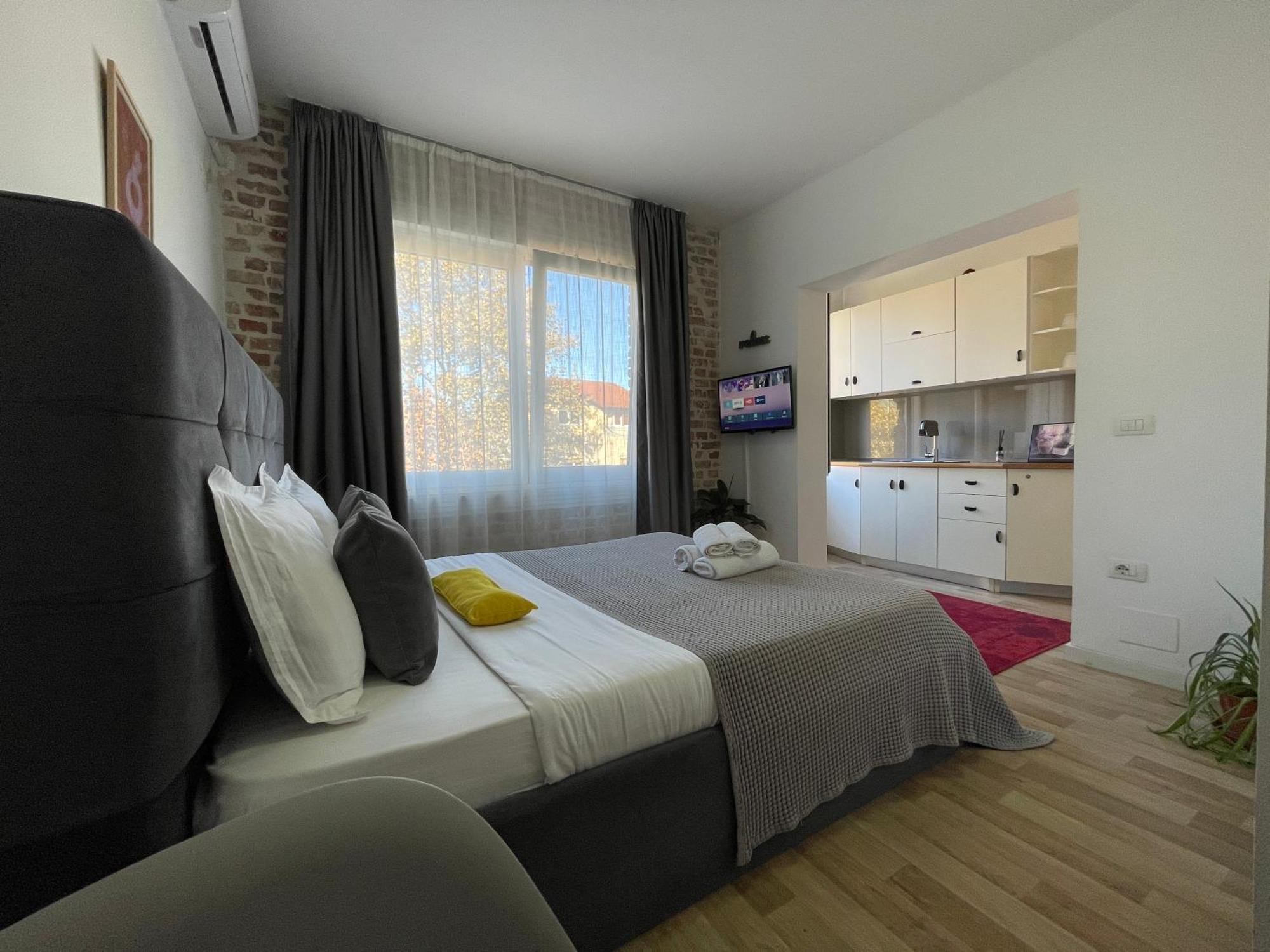 Bricks Studio Apartments Tirana Kültér fotó